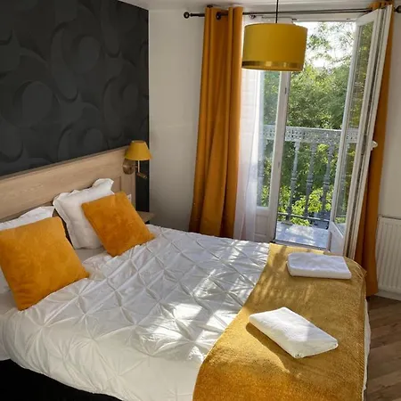 Hotel Ménil Bon Temps Parigi