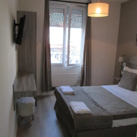 Hotel Ménil Bon Temps Parigi