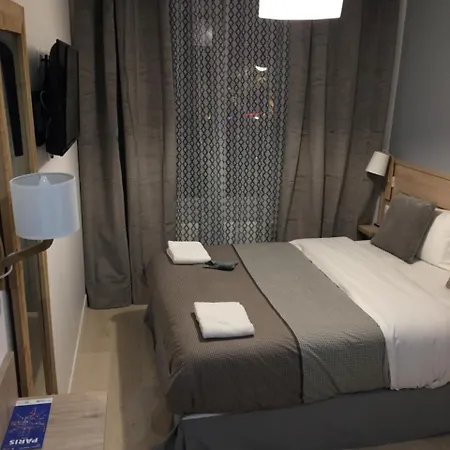 Hotel Ménil Bon Temps Parigi