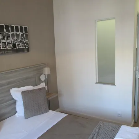 Menil Bon Temps Hotel 3*