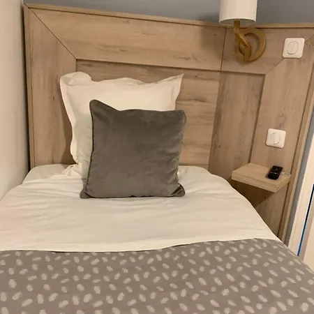 Hotel Menil Bon Temps Paris